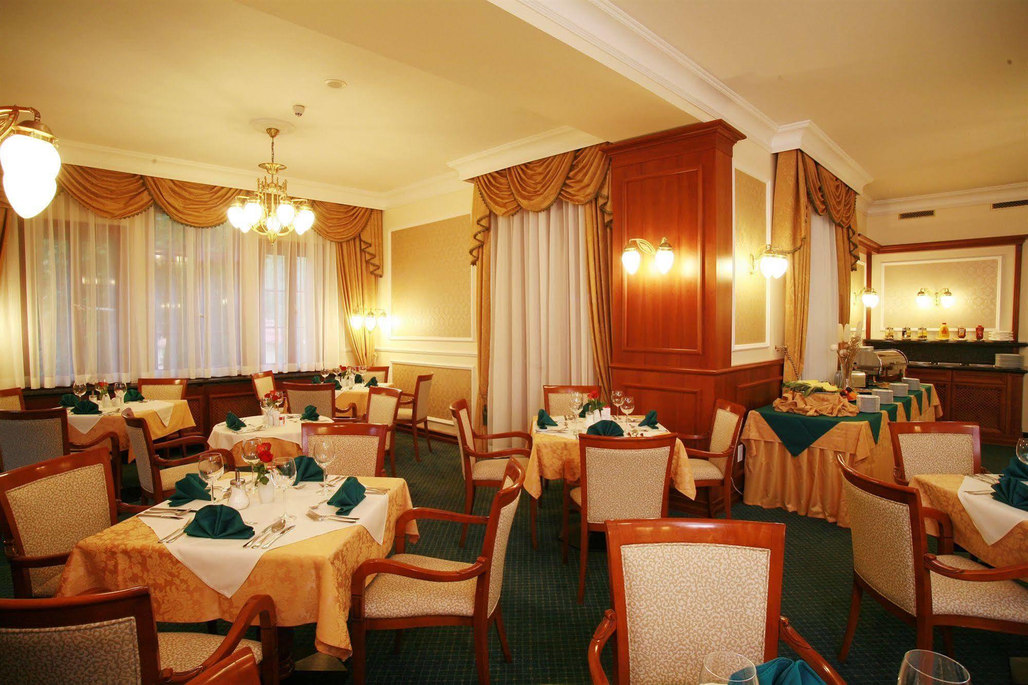 Villa Ritter 卡罗维发利 外观 照片
